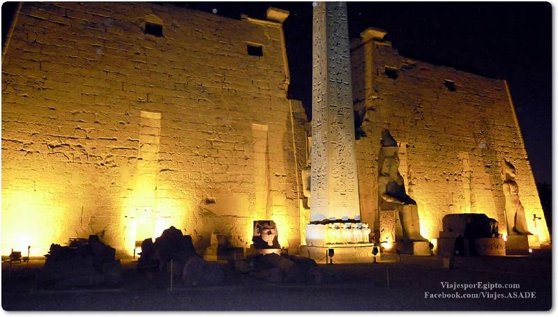 📷 Templo de Lxor por la noche